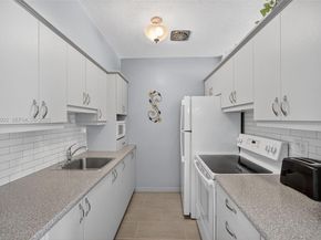 800 SW 10th Ter 11T, Hallandale Beach FL 33009