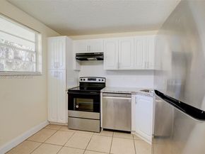 7450 NW 17th St 205, Plantation FL 33313