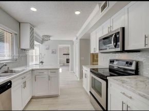 12980 Blue Lake Dr, Wellington FL 33414