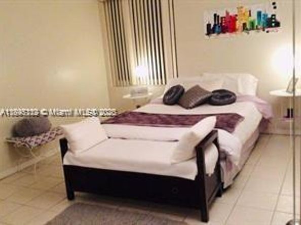 250 180th Dr 105, Sunny Isles Beach FL 33160