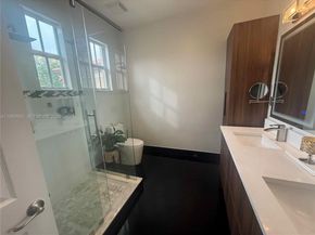 6923 Julia Gardens Dr, Coconut Creek FL 33073