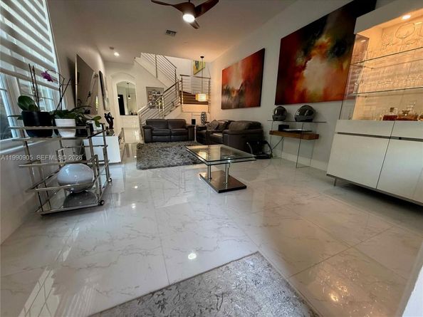 6923 Julia Gardens Dr, Coconut Creek FL 33073