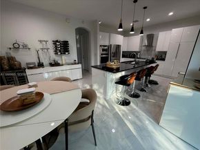6923 Julia Gardens Dr, Coconut Creek FL 33073