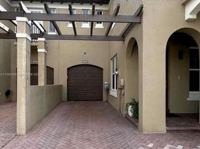 6923 Julia Gardens Dr, Coconut Creek FL 33073