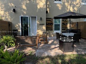 6923 Julia Gardens Dr, Coconut Creek FL 33073