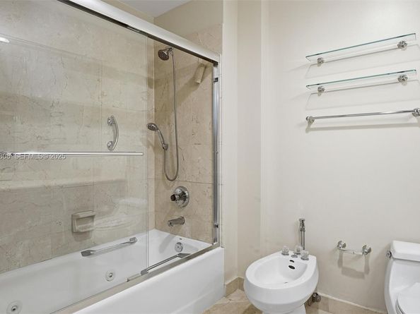 888 Brickell Key Dr 1903, Miami FL 33131