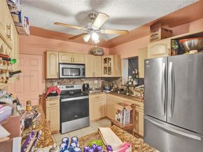 685 NE 180th St, Miami FL 33162