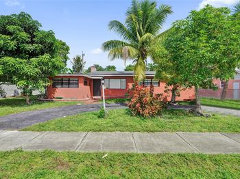 685 NE 180th St