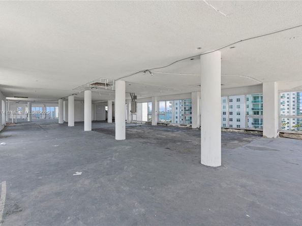 7904 West Drive PENTHOUSE, North Bay Village FL 33141