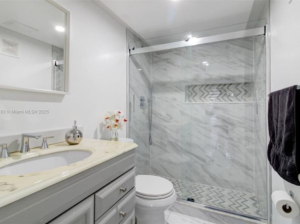 13951 Kendall Lakes cir 103A, Miami FL 33183