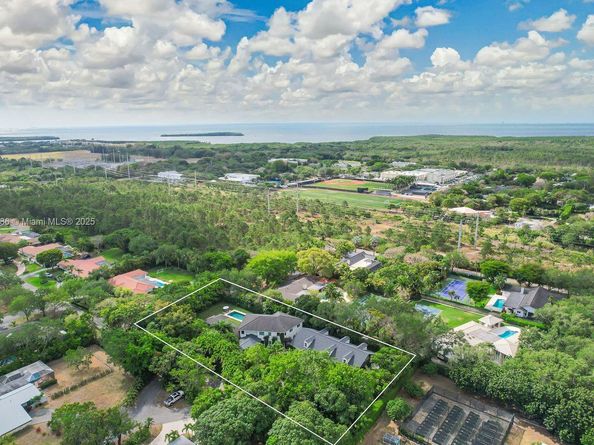 6910 SW 145th Ter, Palmetto Bay FL 33158