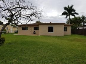 949 NW 10th St, Homestead FL 33030