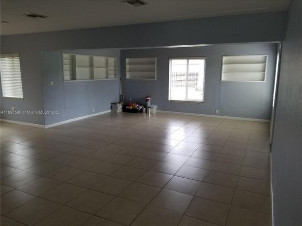 949 NW 10th St, Homestead FL 33030