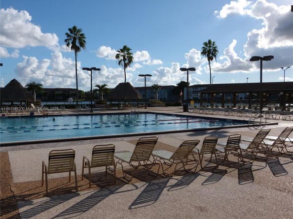 1151 SW 128th Ter 312D, Pembroke Pines FL 33027