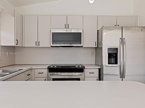 12770 NW 11th St, Miami FL 33182