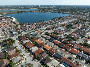 12770 NW 11th St, Miami FL 33182