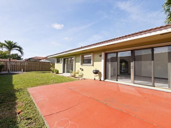 12770 NW 11th St, Miami FL 33182