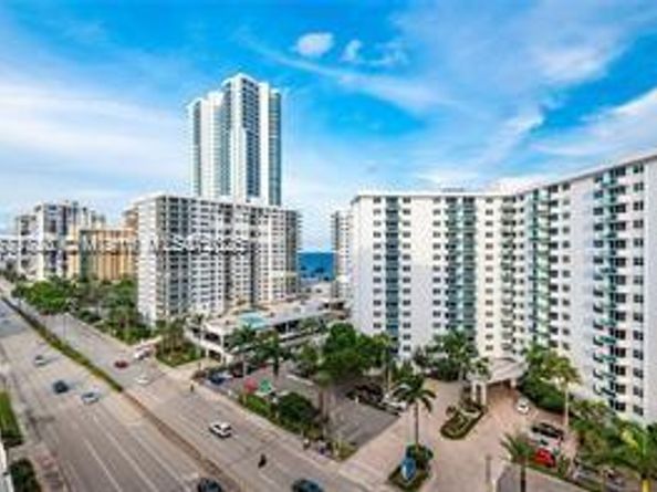 3000 S Ocean Dr 1006, Hollywood FL 33019