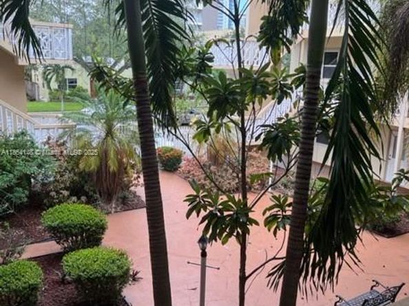 1958 Monroe St 208, Hollywood FL 33020
