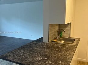 1958 Monroe St 208, Hollywood FL 33020