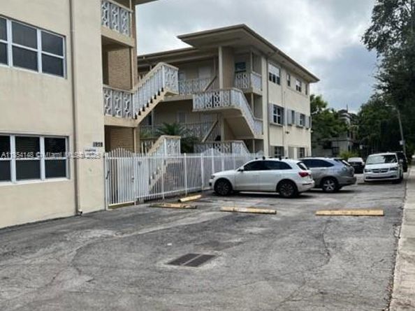 1958 Monroe St 208, Hollywood FL 33020