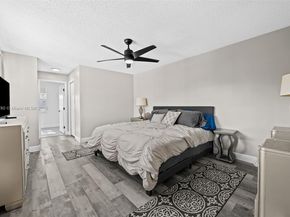 10997 Long Boat Dr, Cooper City FL 33026