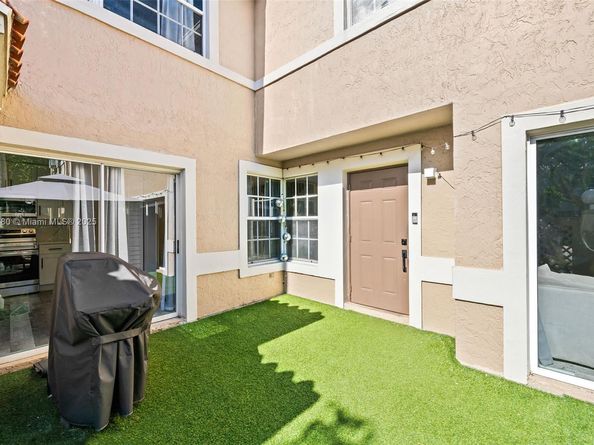 10997 Long Boat Dr, Cooper City FL 33026