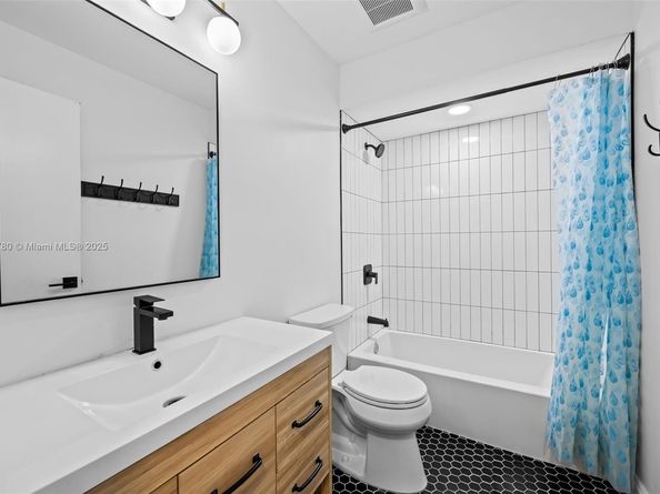 10997 Long Boat Dr, Cooper City FL 33026