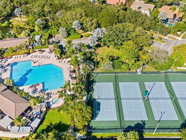 10997 Long Boat Dr, Cooper City FL 33026