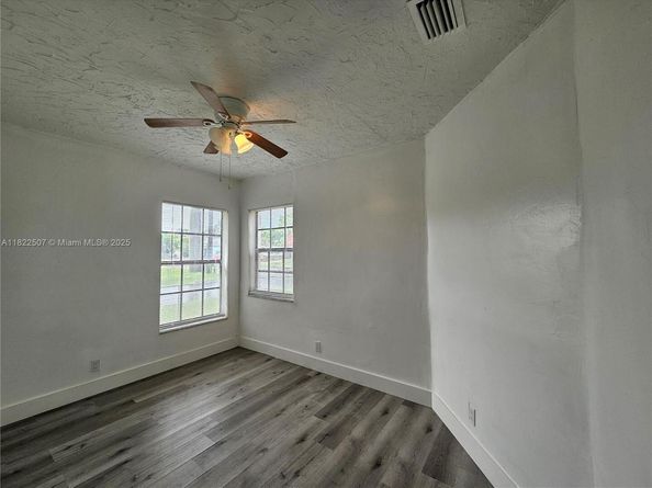 800 NW 15th Ave, Fort Lauderdale FL 33311