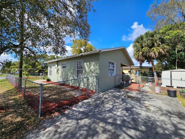 800 NW 15th Ave, Fort Lauderdale FL 33311
