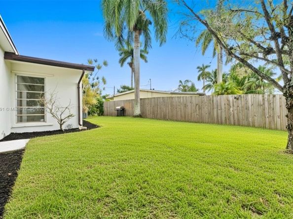 1905 NW 62nd Ter, Margate FL 33063