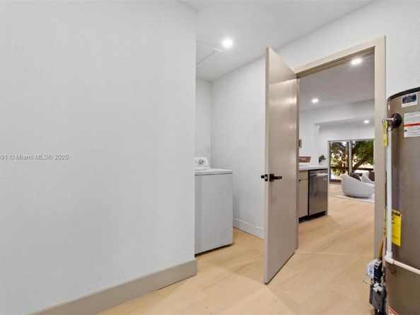 1905 NW 62nd Ter, Margate FL 33063