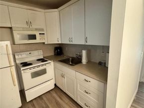 118 E Salisbury  E 118, West Palm Beach FL 33417