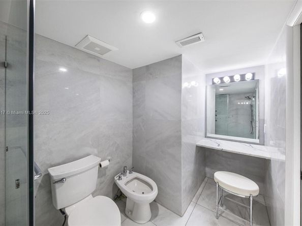 520 Brickell Key Dr A710, Miami FL 33131