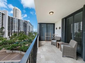 520 Brickell Key Dr A710, Miami FL 33131