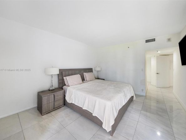 520 Brickell Key Dr A710, Miami FL 33131