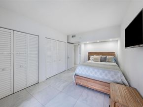520 Brickell Key Dr A710, Miami FL 33131