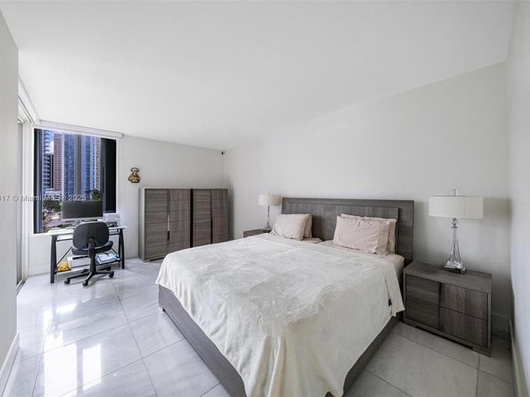 520 Brickell Key Dr A710, Miami FL 33131