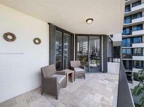 520 Brickell Key Dr A710, Miami FL 33131