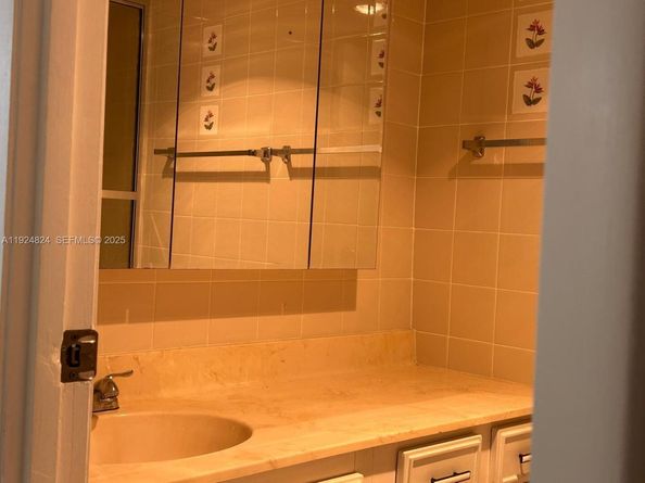 3651 Environ Blvd 256, Lauderhill FL 33319