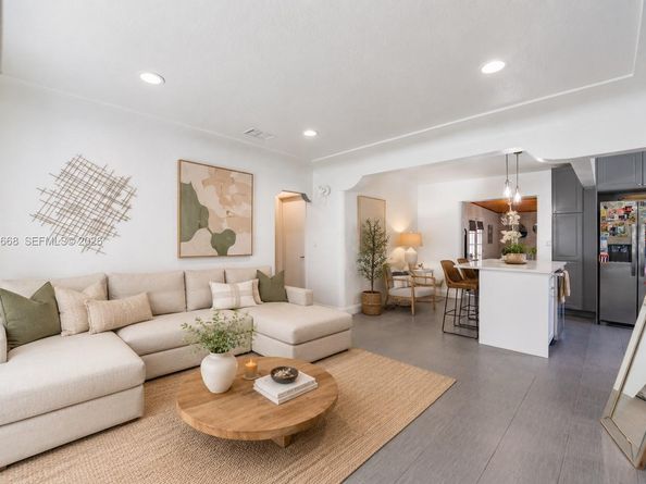 2260 SW 5th St, Miami FL 33135