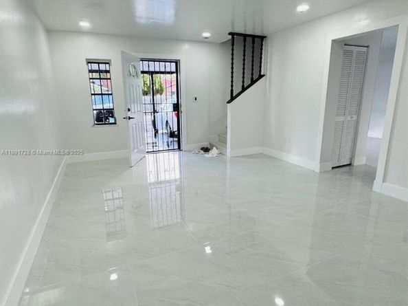 4534 NW 195th St, Miami Gardens FL 33055