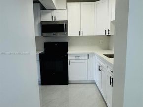 4534 NW 195th St, Miami Gardens FL 33055