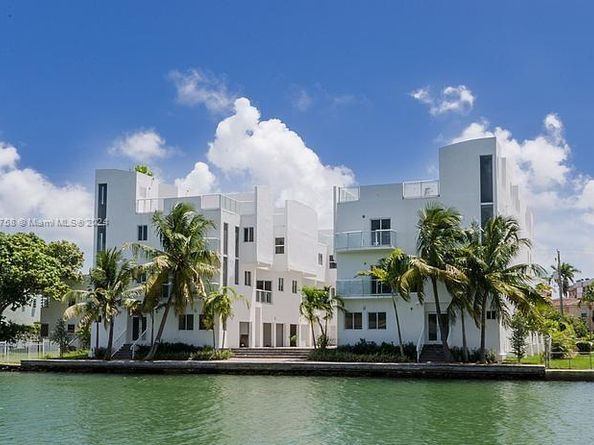 1975 Calais Dr, Miami Beach FL 33141