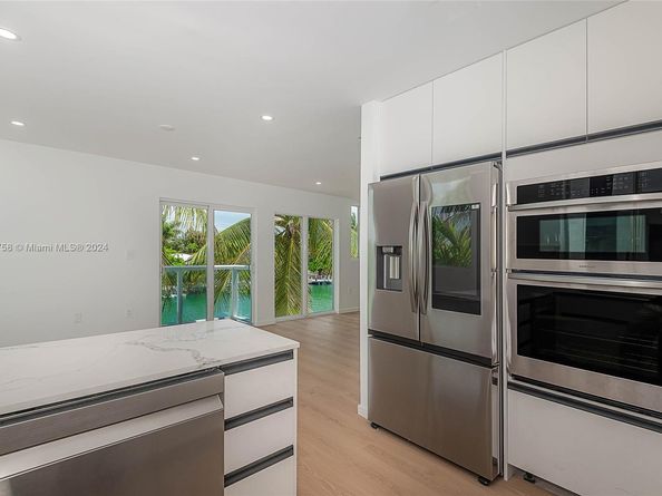 1975 Calais Dr, Miami Beach FL 33141