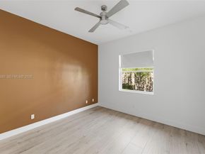 11098 Canary Island Ct, Plantation FL 33324