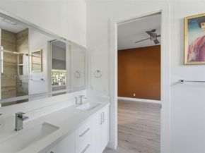 11098 Canary Island Ct, Plantation FL 33324