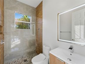 11098 Canary Island Ct, Plantation FL 33324