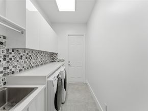 11098 Canary Island Ct, Plantation FL 33324